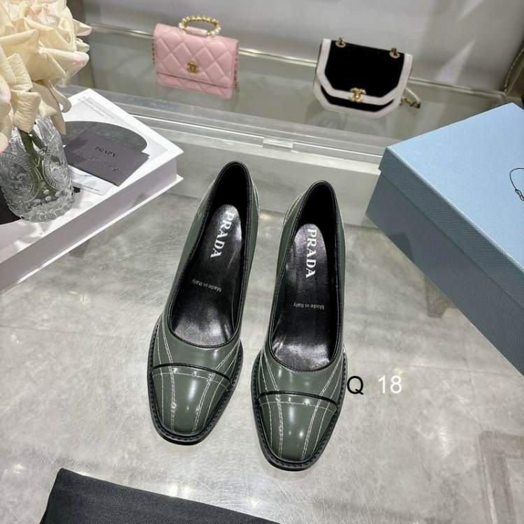 Picture of Prada Shoes _SKUPradasz35-40X051919238